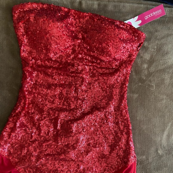 Maxi red sequins and net dress. - Picture 4 of 4